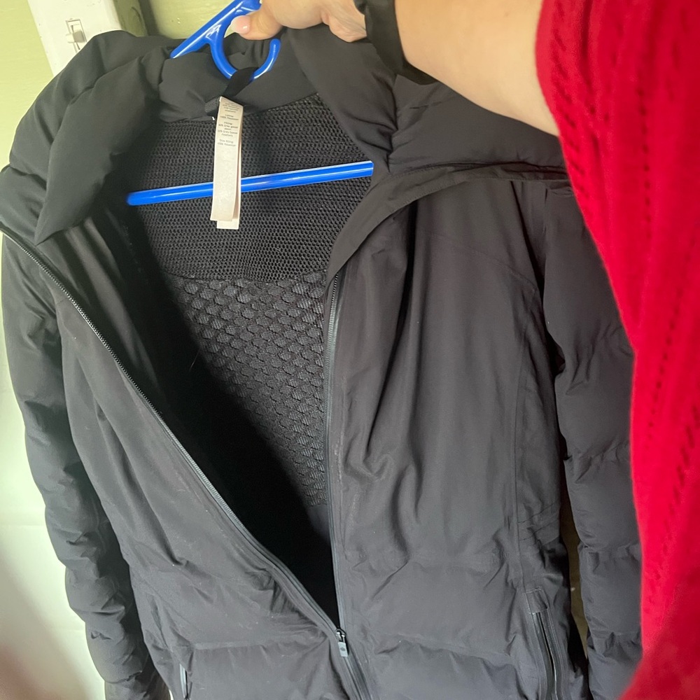 lululemon athletica Men's Black Puffer Jacket